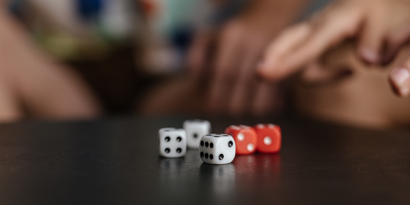 como jogar dados 1
